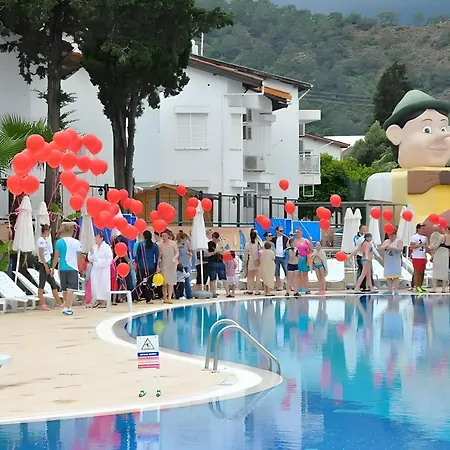 The Maxim Resort By Hilton 아파트