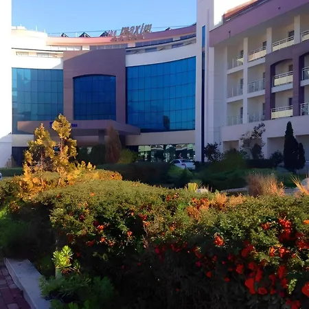 The Maxim Resort By Hilton *