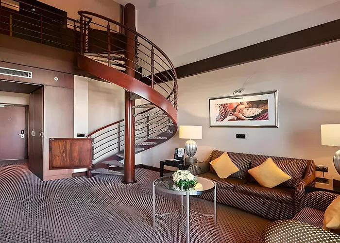 The Maxim Resort By Hilton *