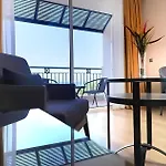 アパート The Maxim Resort By Hilton *